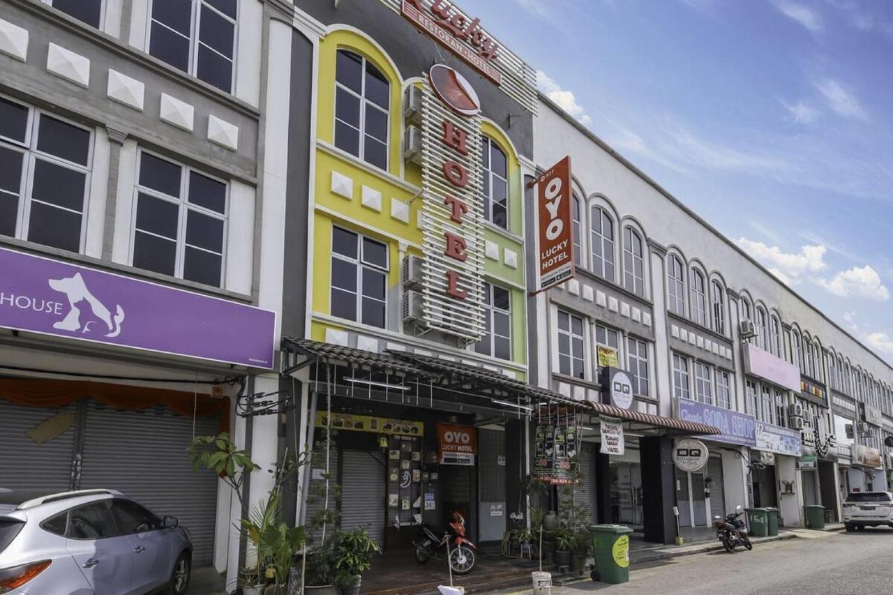 Oyo 937 Lucky Hotel Sungai Petani Kültér fotó